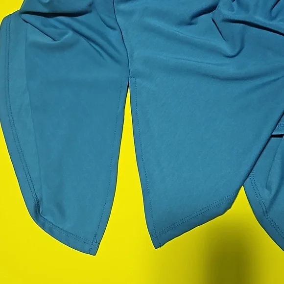 2 Large LuLaRoe Shirts = 1 Irma and 1 Tunic with side slits - Picture 9 of 9